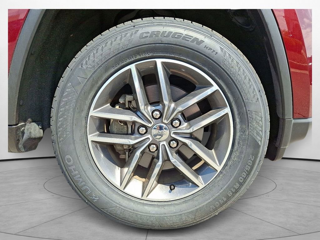 Used 2018 Jeep Grand Cherokee Laredo image 7