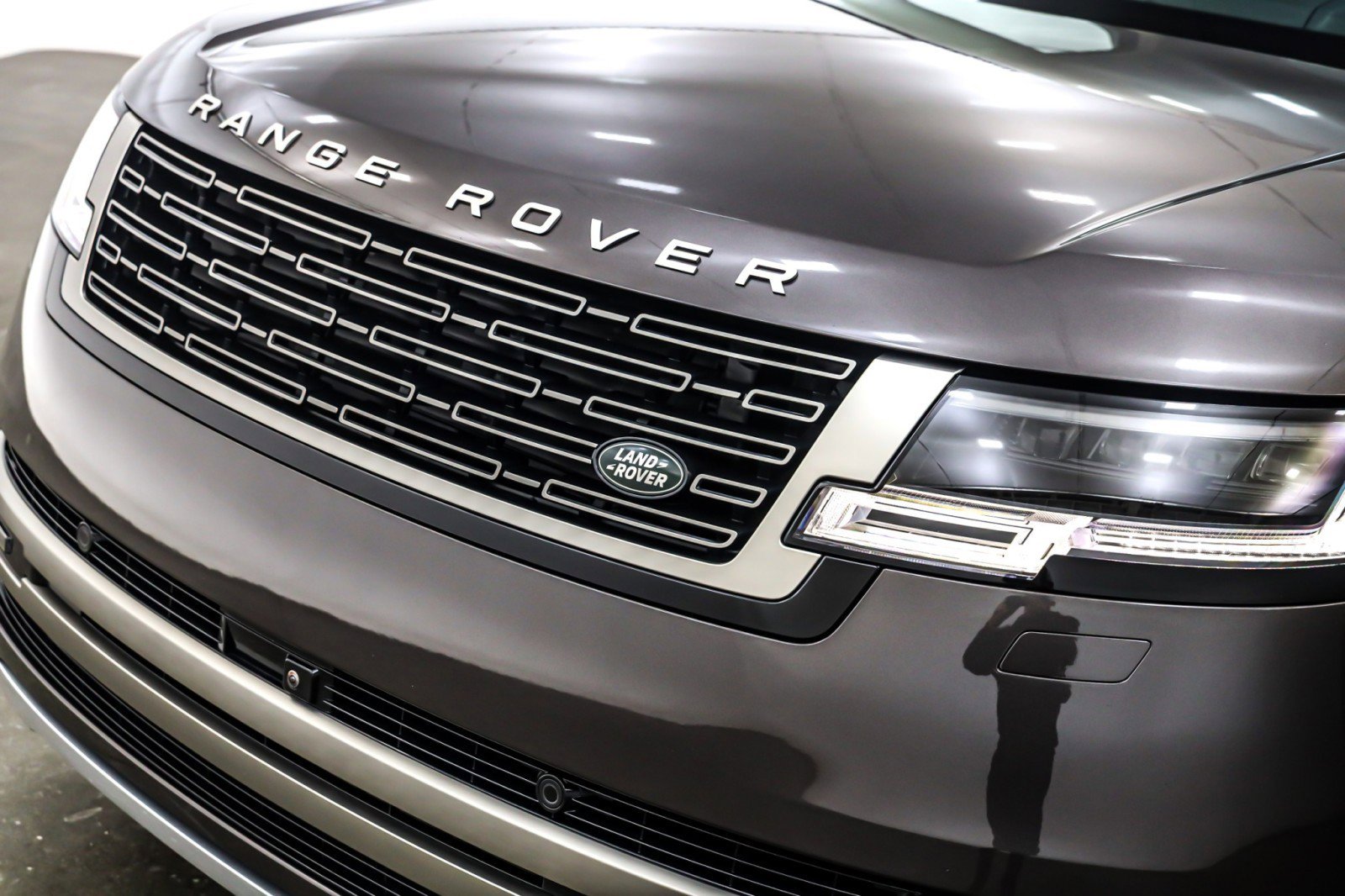 Used 2024 Land Rover Range Rover SE image 14