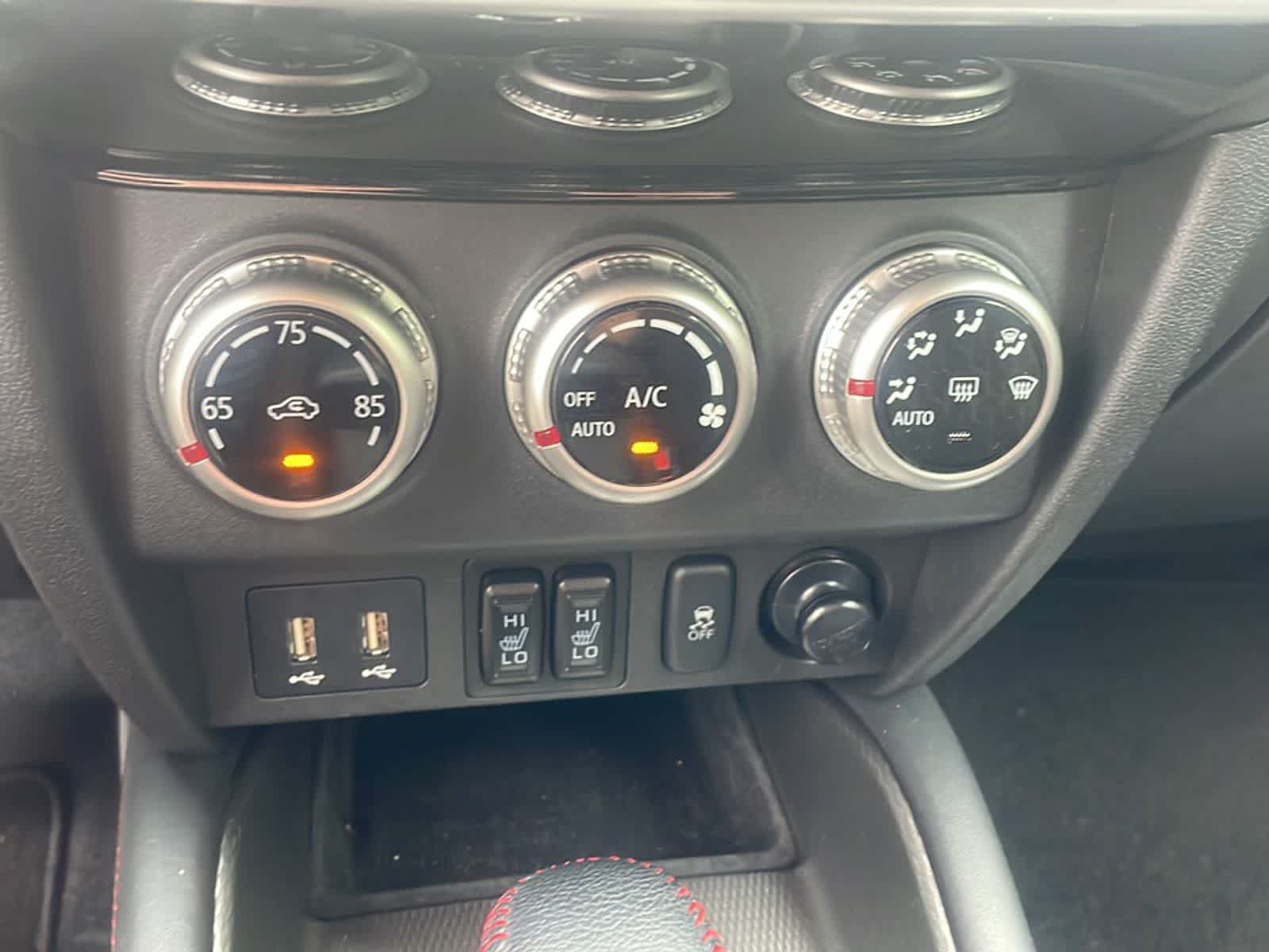 Used 2025 Mitsubishi Outlander Sport LE AWD/4WD image 17