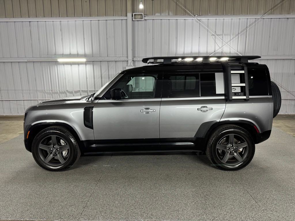 Used 2022 Land Rover Defender 110 X-Dynamic SE AWD/4WD image 20