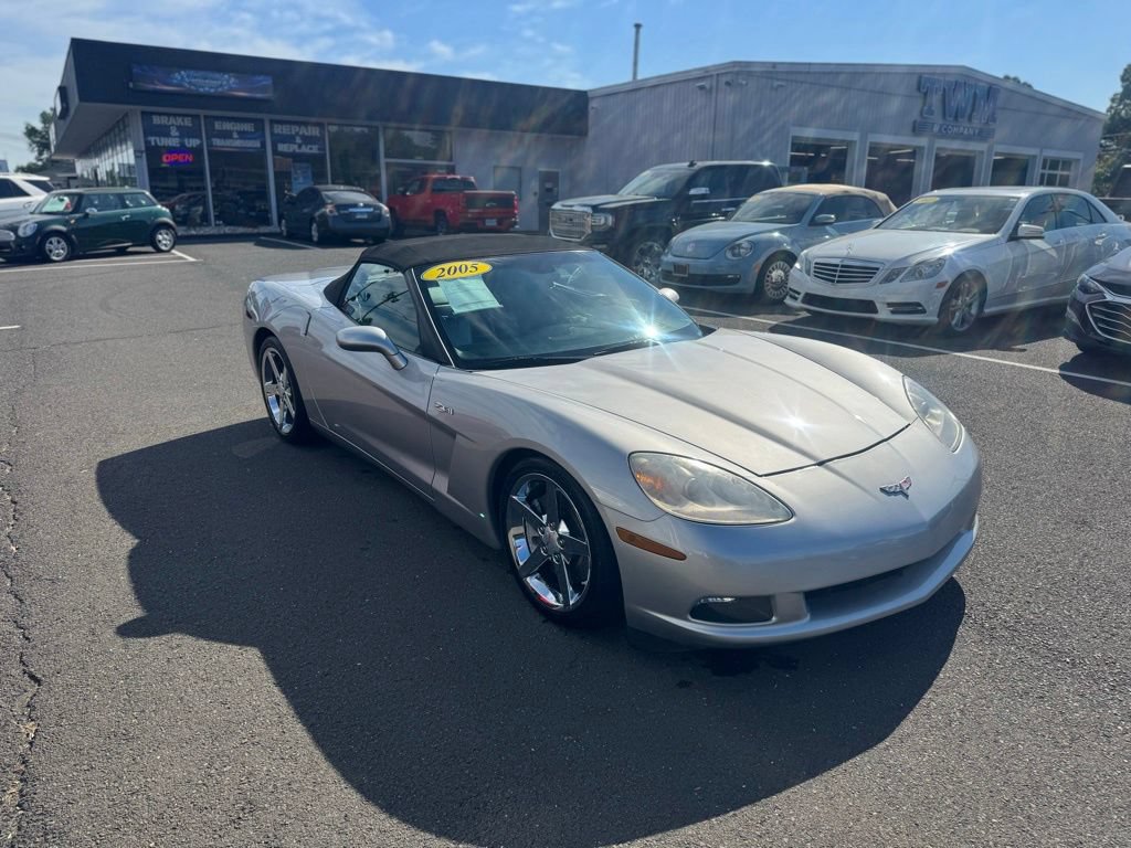 Used 2005 Chevrolet Corvette Convertible w/ Preferred Equipment Group RWD image 3
