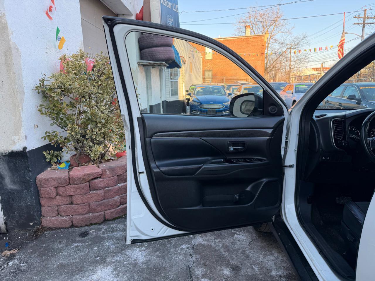 Used 2020 Mitsubishi Outlander LE FWD image 26