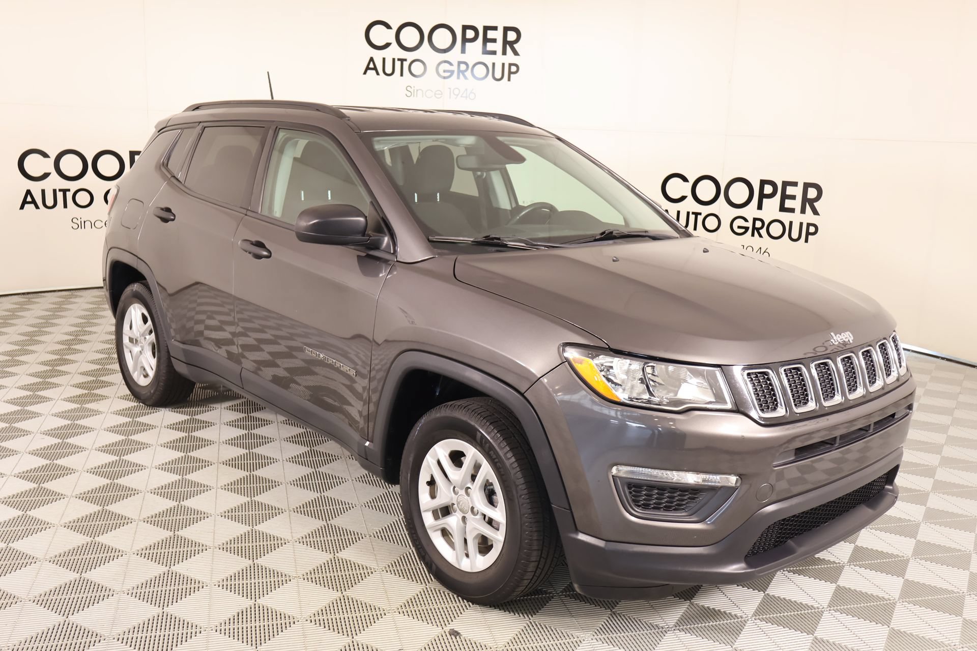 Used 2018 Jeep Compass Sport w/ Cold Weather Group FWD image 1