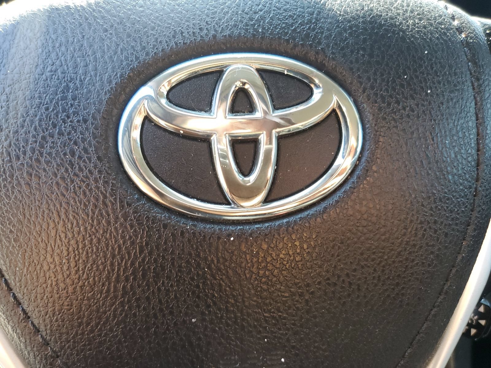 Used 2018 Toyota Corolla LE FWD image 31