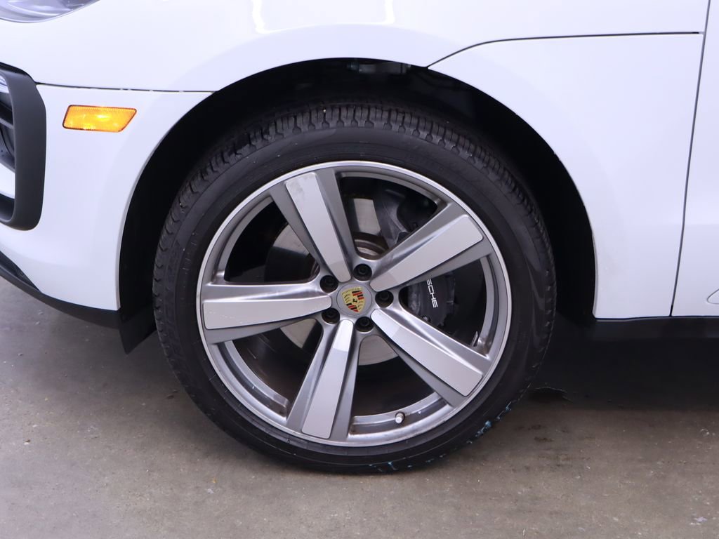 New 2024 Porsche Macan image 15