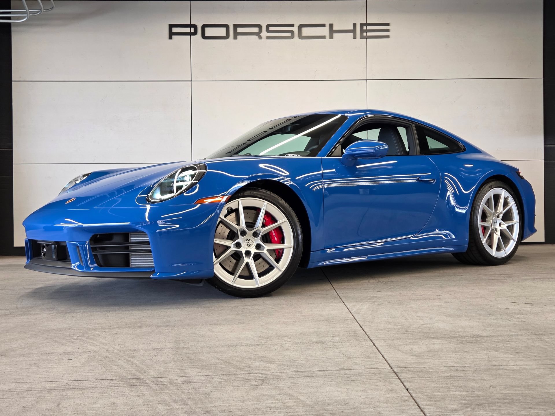 Certified 2025 Porsche 911 Carrera S RWD image 1