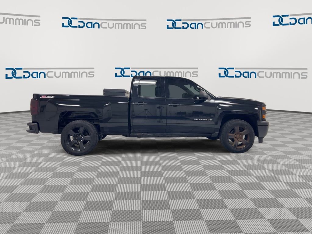 Used 2015 Chevrolet Silverado 1500 W/T w/ Black Out Edition AWD/4WD image 9