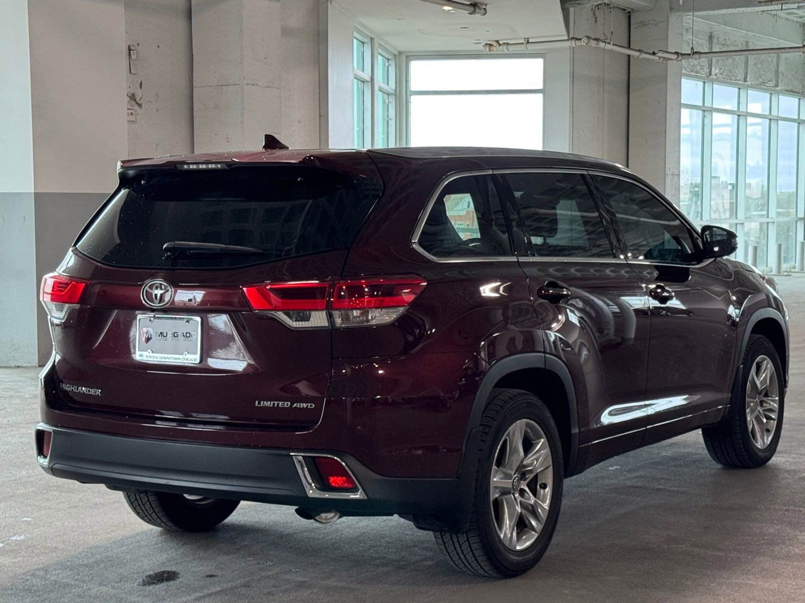 Used 2019 Toyota Highlander Limited AWD/4WD image 7