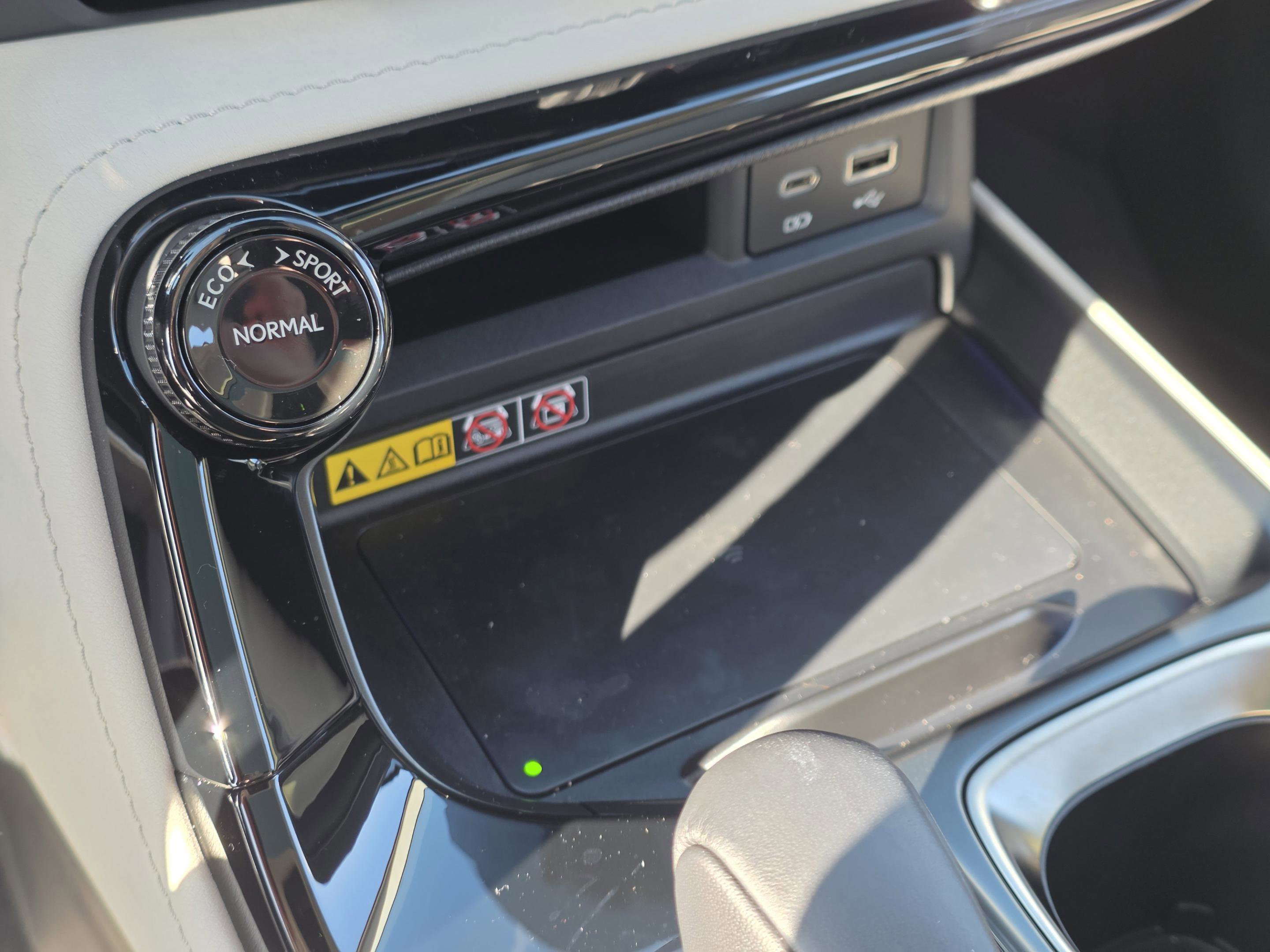 Used 2025 Lexus NX 450h+ AWD w/ Luxury Package image 17