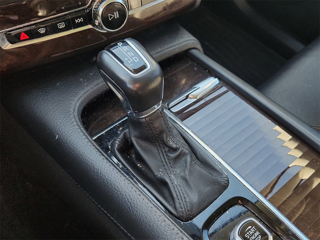 Used 2019 Volvo XC90 T6 Momentum w/ Advanced Package image 29