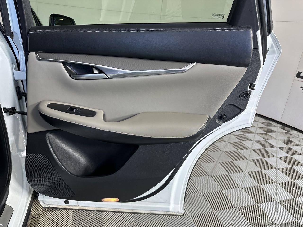 Used 2023 INFINITI QX50 Luxe image 31