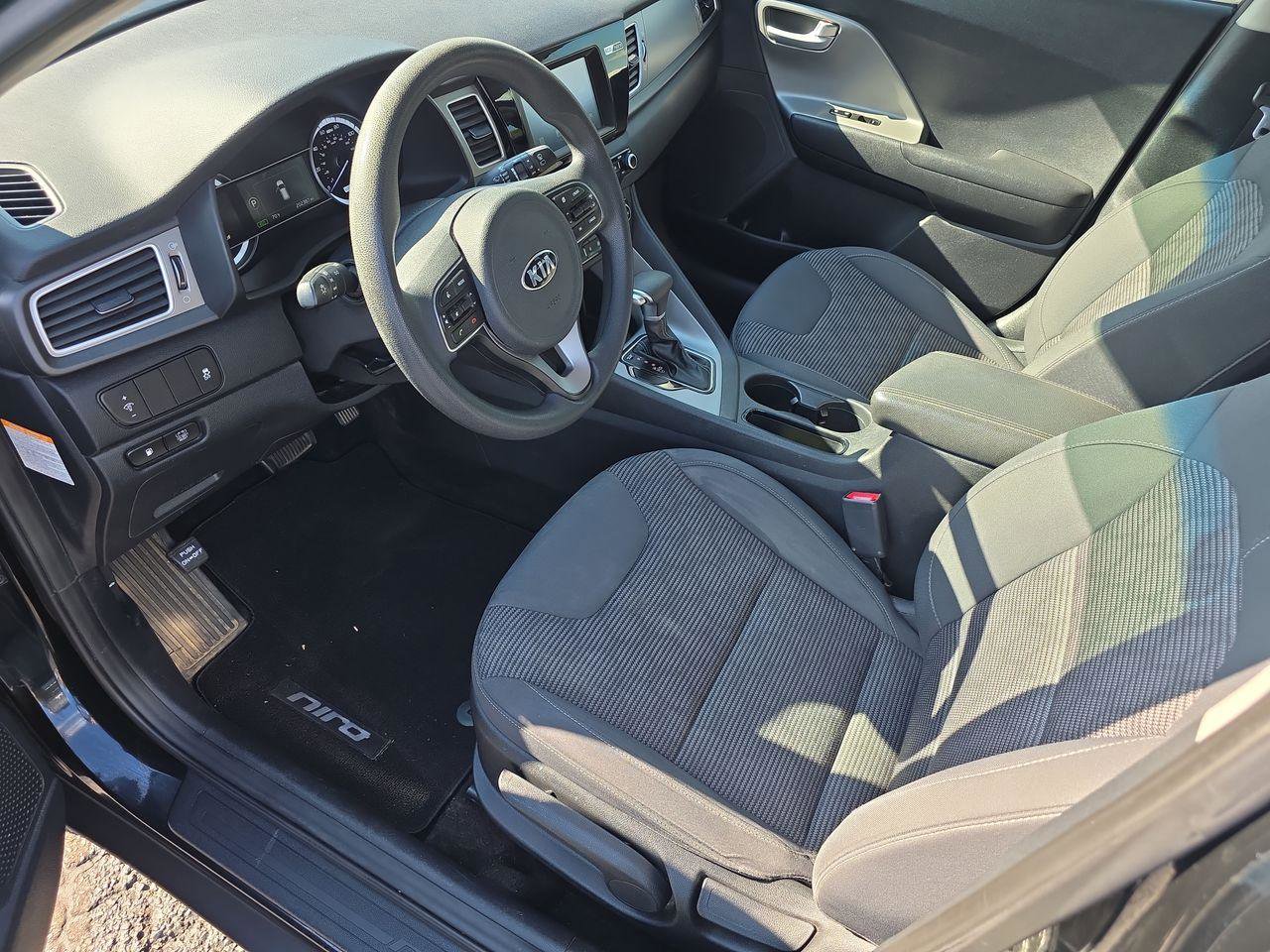 Used 2017 Kia Niro LX FWD image 4