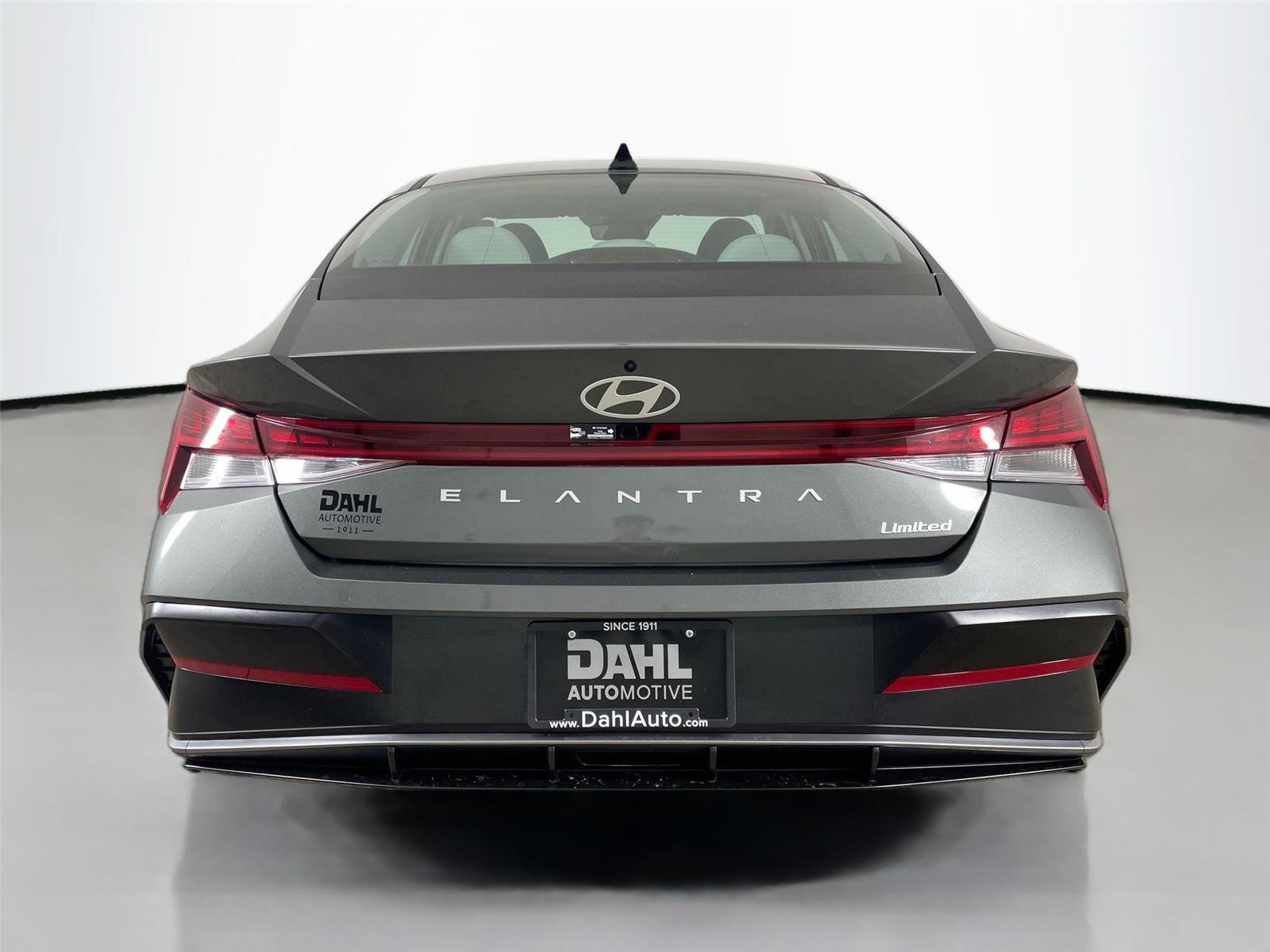 Used 2026 Hyundai Elantra Limited FWD image 12