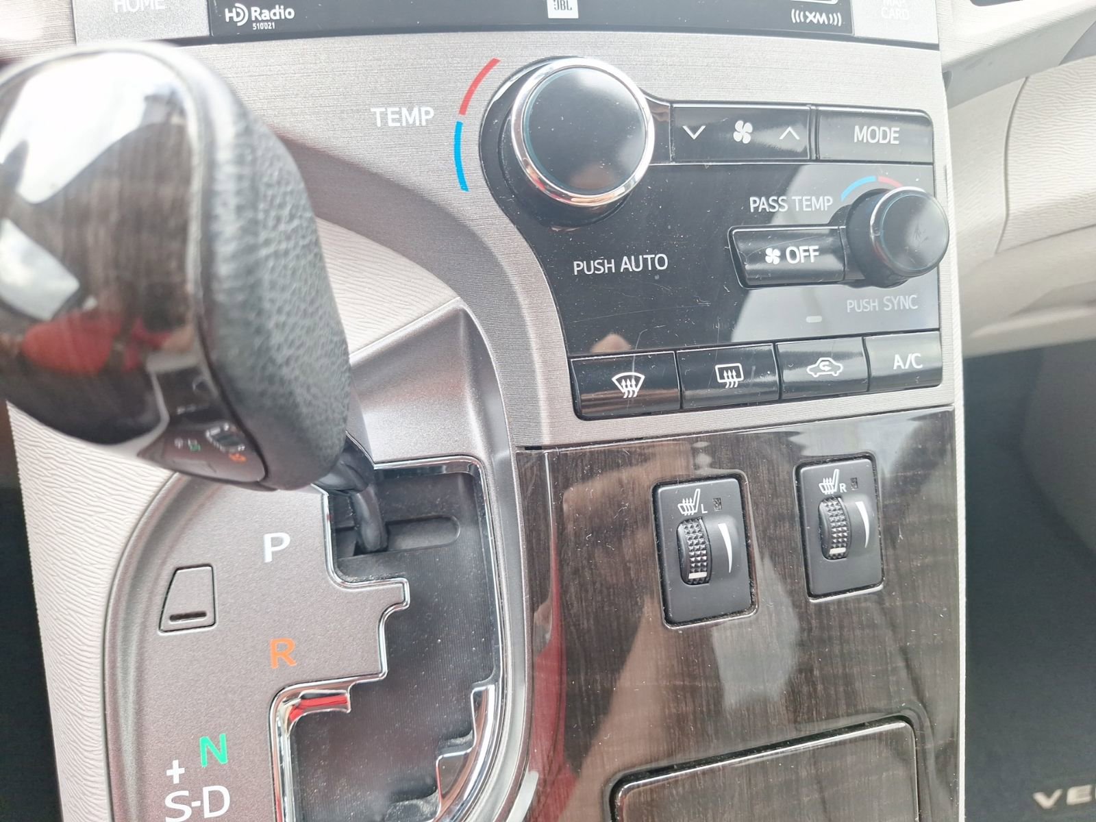 Used 2015 Toyota Venza XLE w/ XLE Premium Package image 27