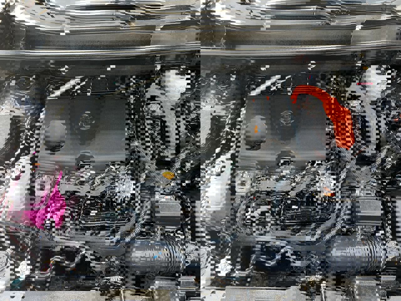 Used 2022 Toyota RAV4 XLE w/ Carpet Mat Package (TMS) image 35