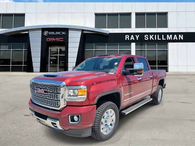 Used 2018 GMC Sierra 2500 Denali w/ Duramax Plus Package AWD/4WD image 2