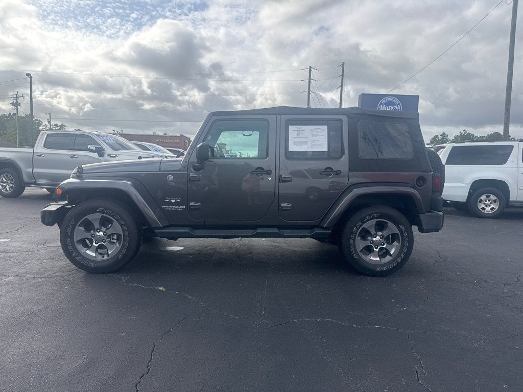 Used 2016 Jeep Wrangler Unlimited Sahara w/ Connectivity Group AWD/4WD image 2