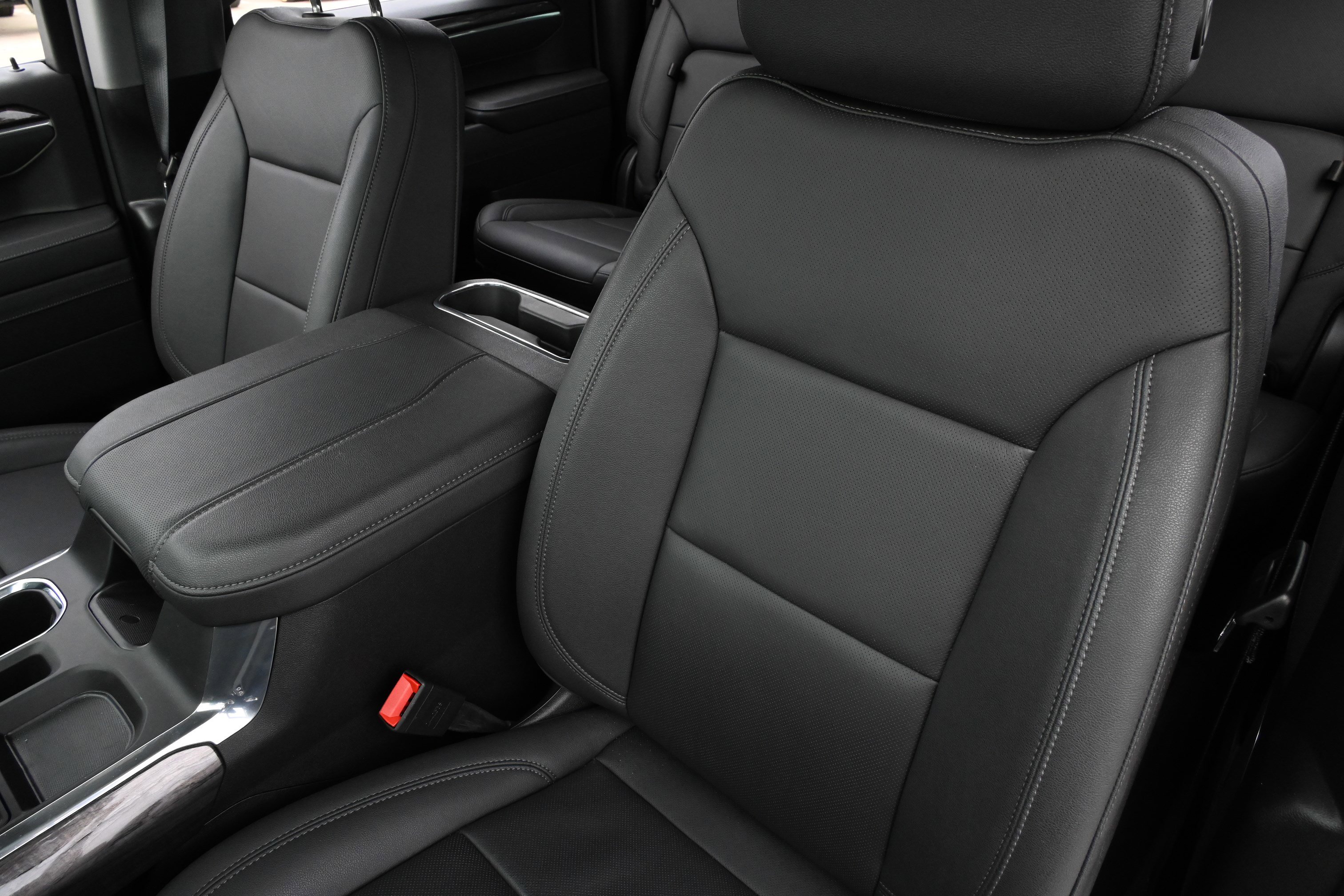 Used 2025 Chevrolet Silverado 1500 LTZ image 13