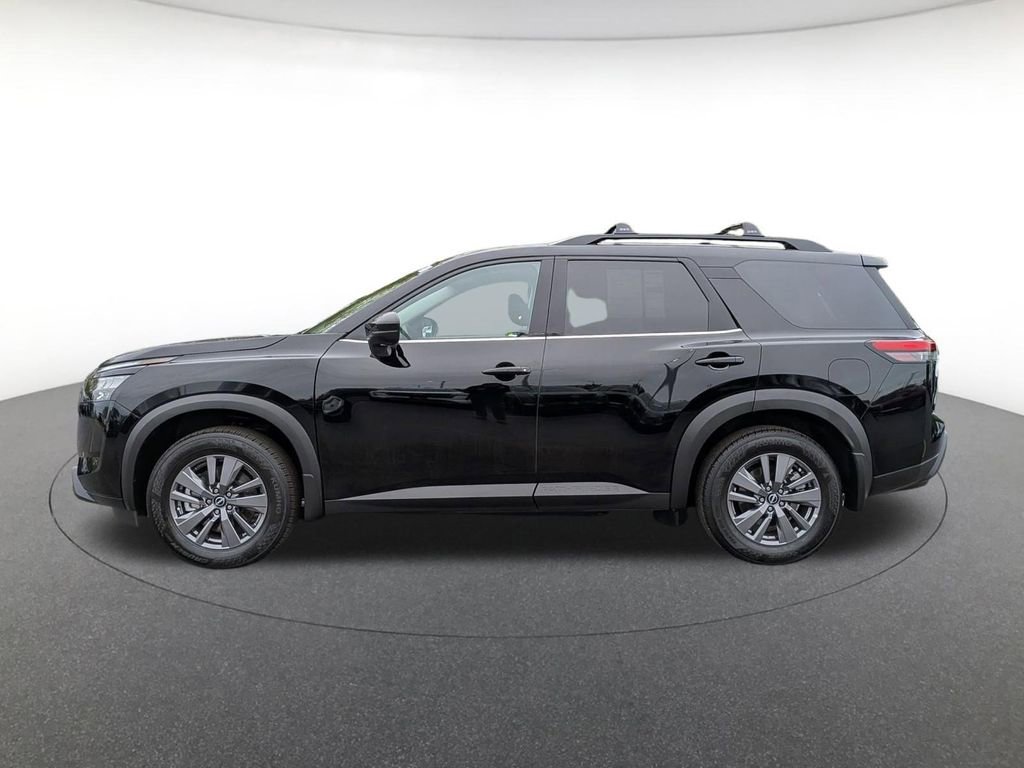 Used 2025 Nissan Pathfinder SV w/ SV Premium Package FWD image 8