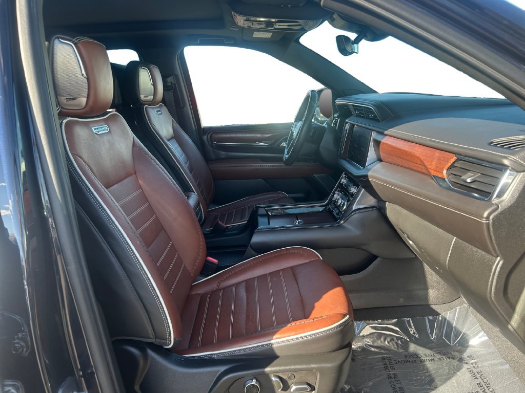 Used 2023 GMC Yukon Denali Ultimate AWD/4WD image 14