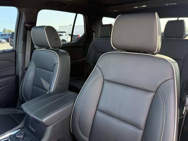 Used 2023 Chevrolet Traverse Premier w/ Redline Edition AWD/4WD image 14