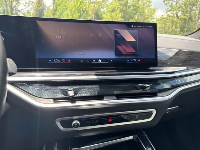 Used 2026 BMW X7 xDrive40i AWD/4WD image 7
