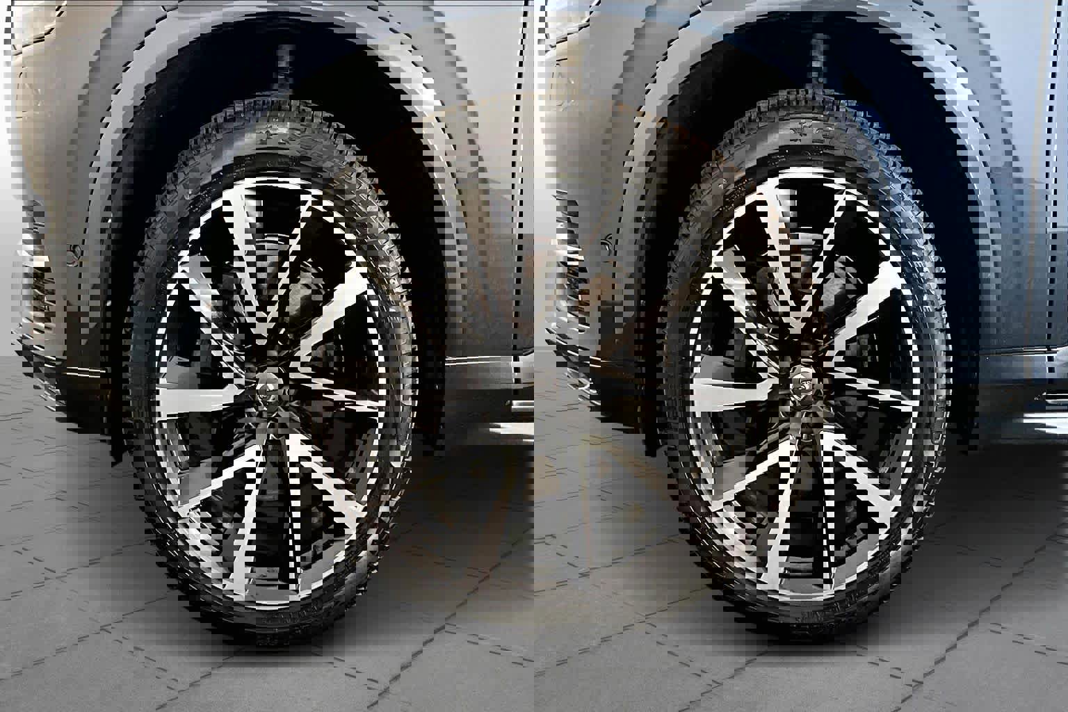 Used 2019 Volvo XC90 T6 Momentum w/ Advanced Package image 11