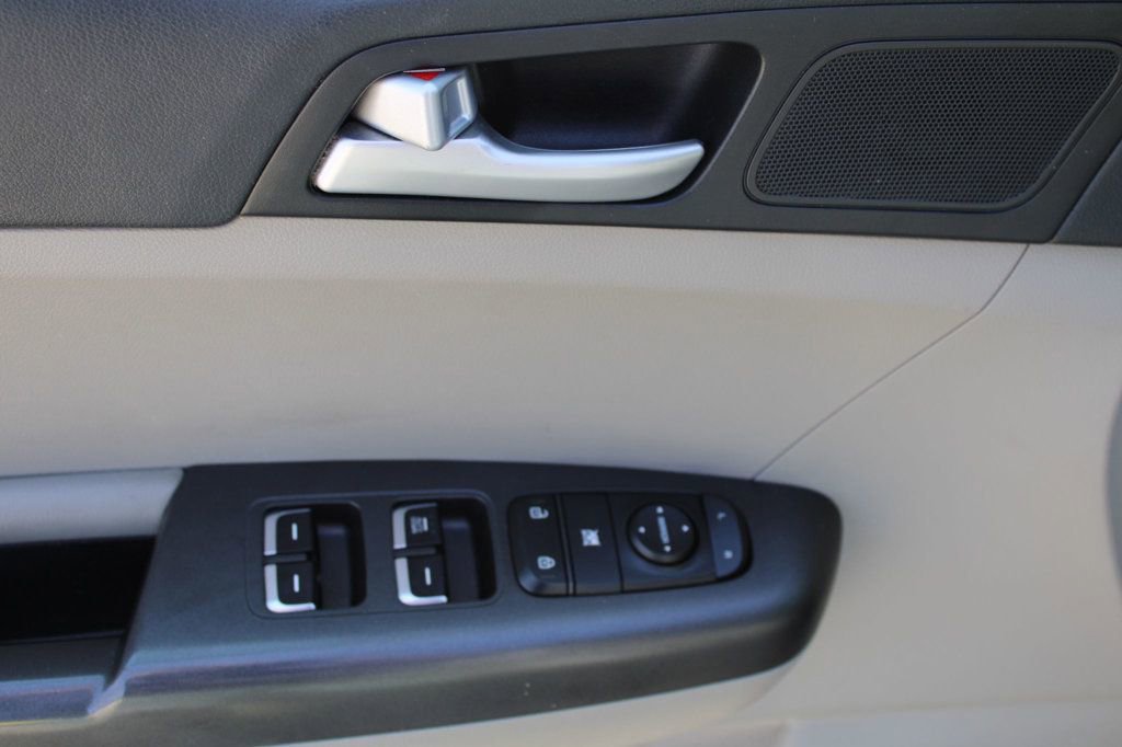 Used 2020 Kia Sportage LX FWD image 36