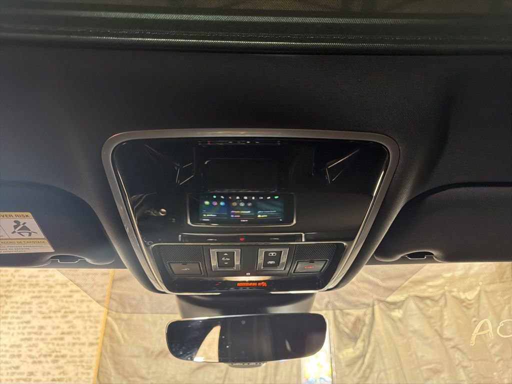 Used 2020 Land Rover Range Rover Velar R-Dynamic S image 22