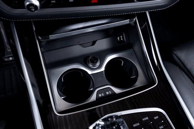 Used 2025 BMW ALPINA XB7 image 54