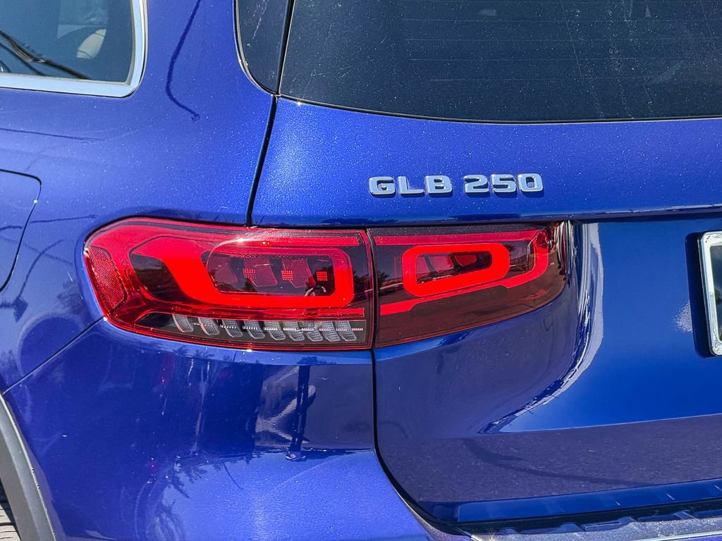 Certified 2022 Mercedes-Benz GLB 250 4MATIC image 9