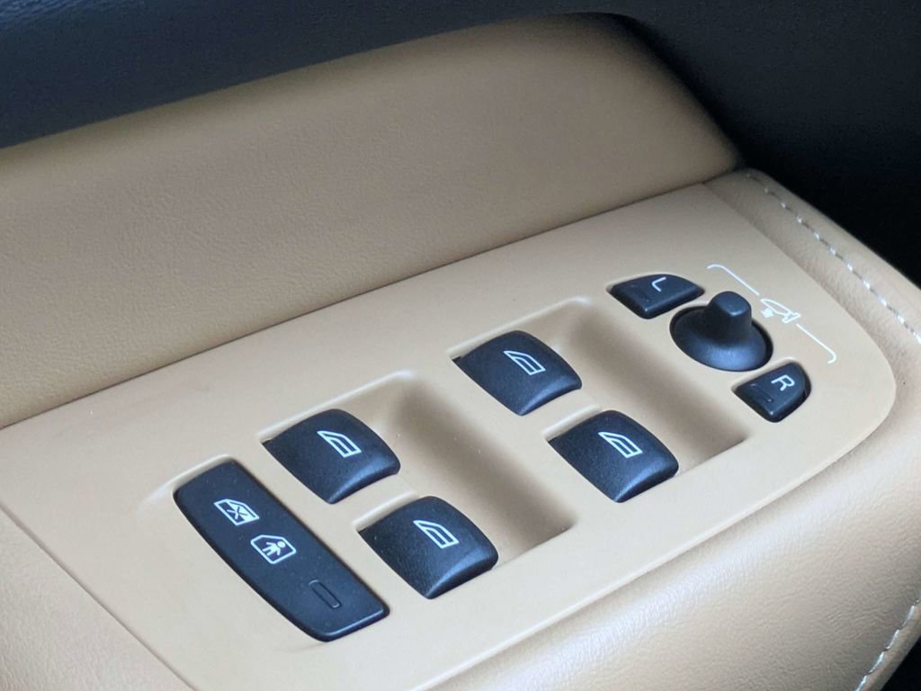 Certified 2023 Volvo XC60 B5 Ultimate w/ Protection Package Premier FWD image 26