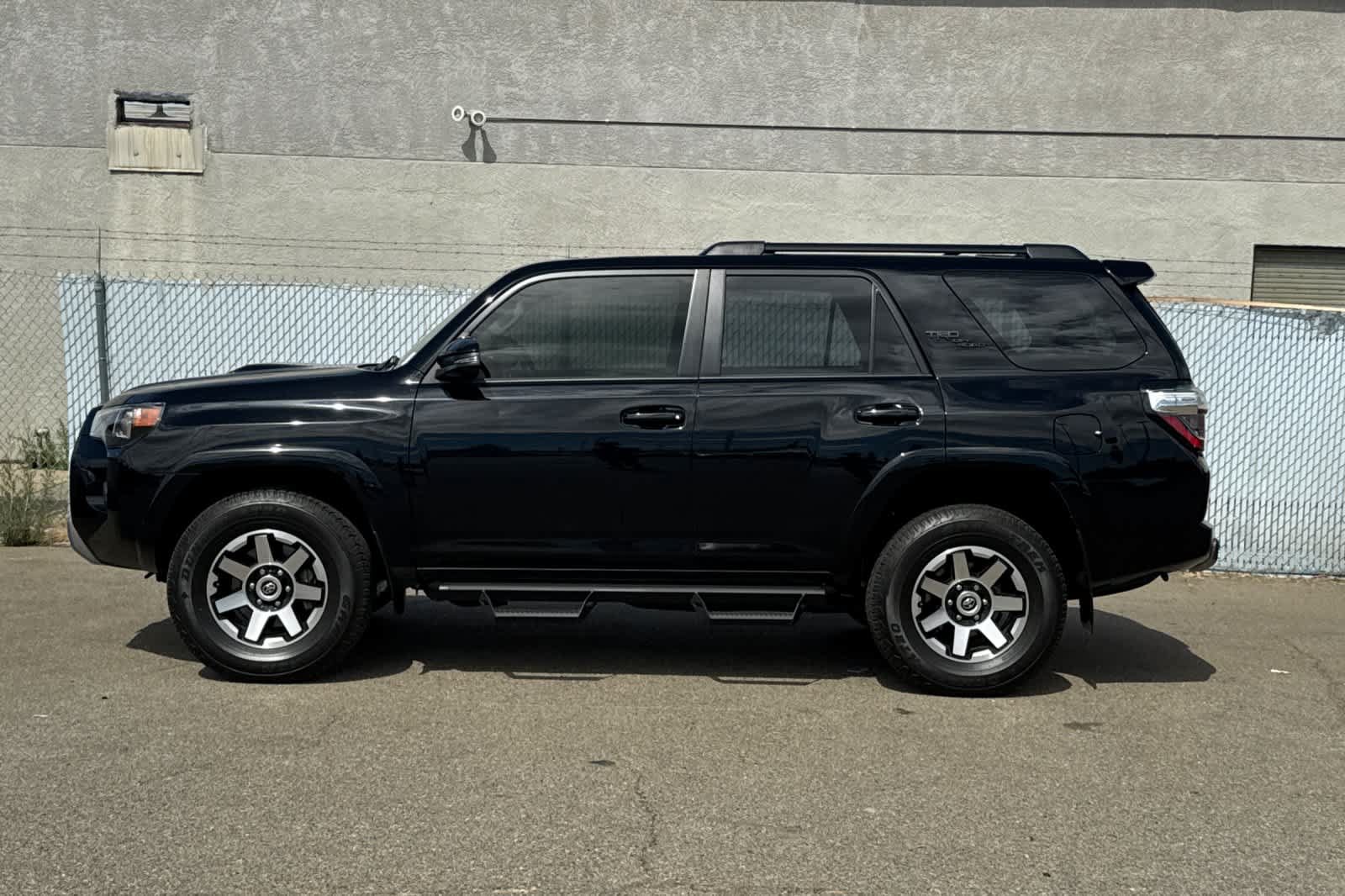 Used 2024 Toyota 4Runner TRD Off-Road Premium w/ Moonroof Package AWD/4WD image 2