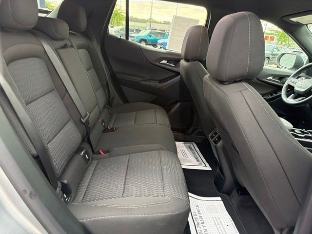 Used 2026 Chevrolet Equinox LT AWD/4WD image 16