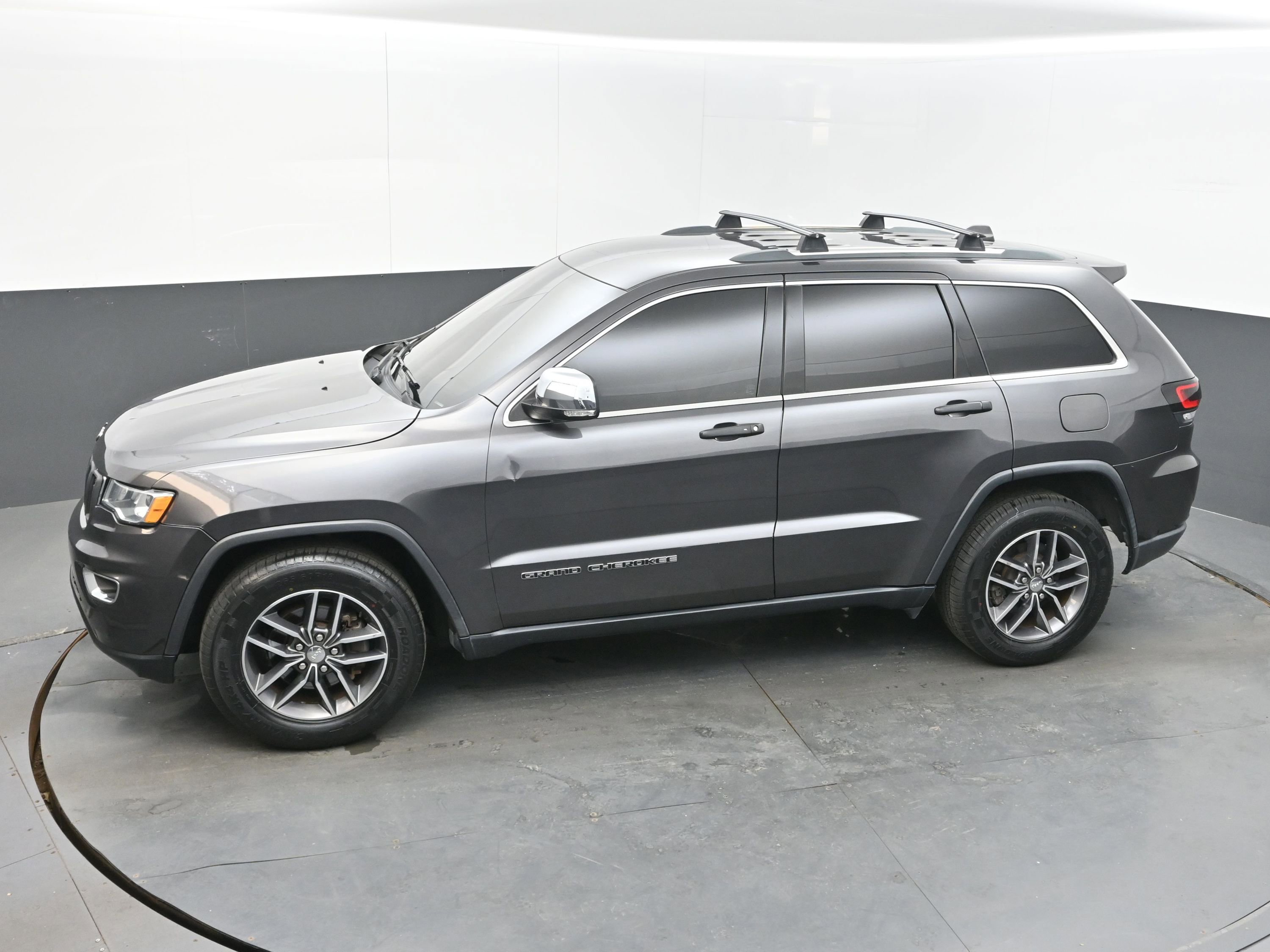 Used 2018 Jeep Grand Cherokee Limited image 29