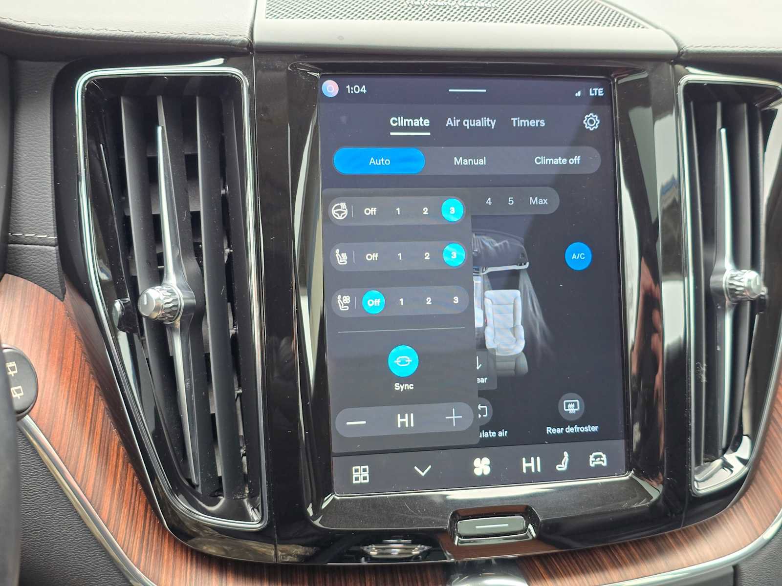 Certified 2023 Volvo XC60 B5 Ultimate image 26