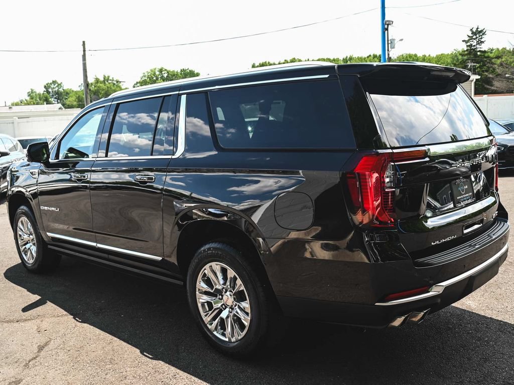 Used 2026 GMC Yukon XL Denali w/ Sun & Power Step Package AWD/4WD image 6