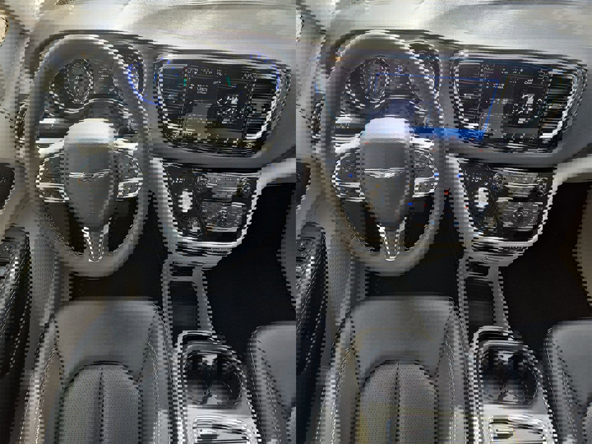 Used 2024 Chrysler Pacifica Touring-L image 14