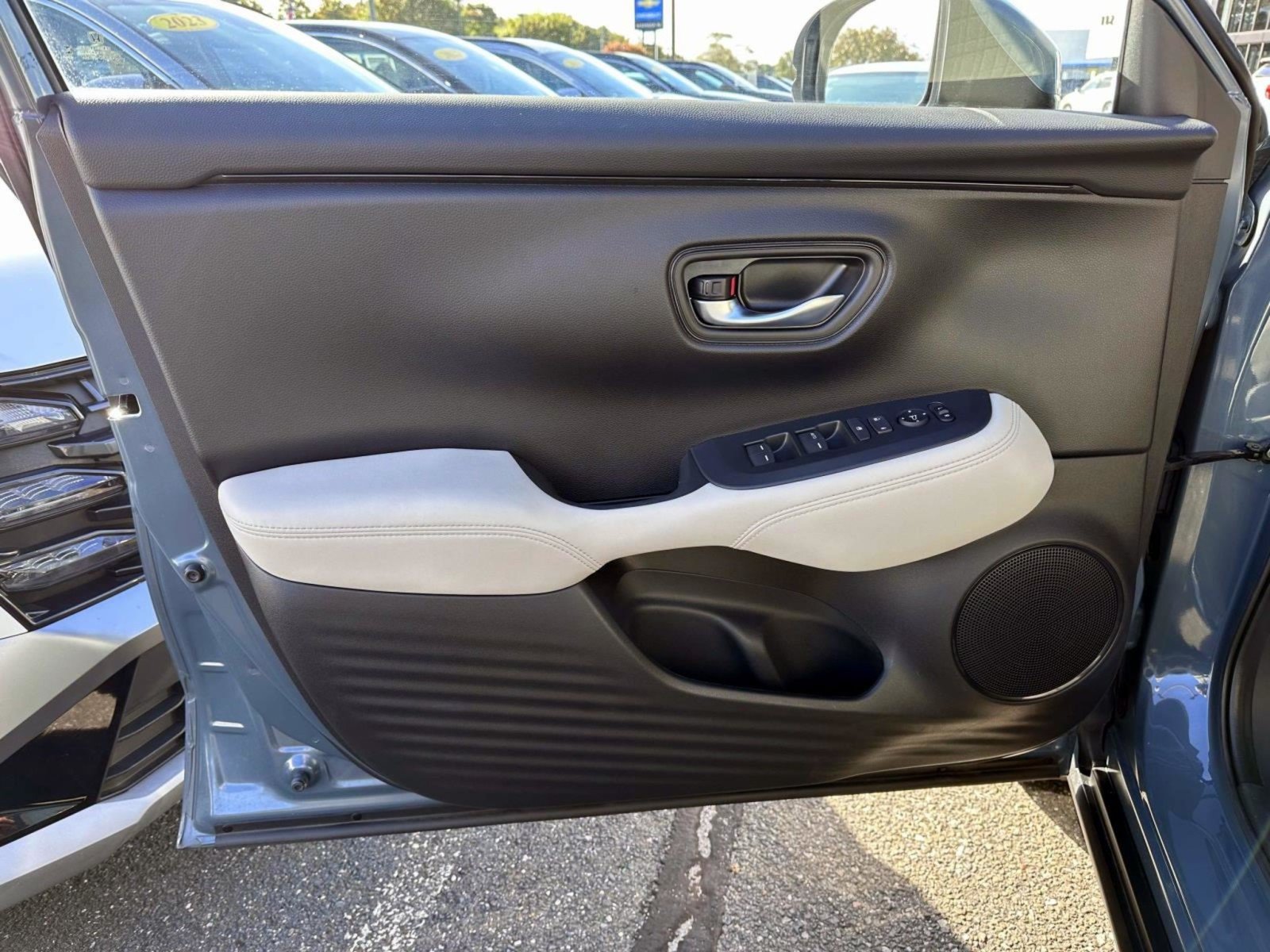 Used 2024 Honda HR-V LX image 8