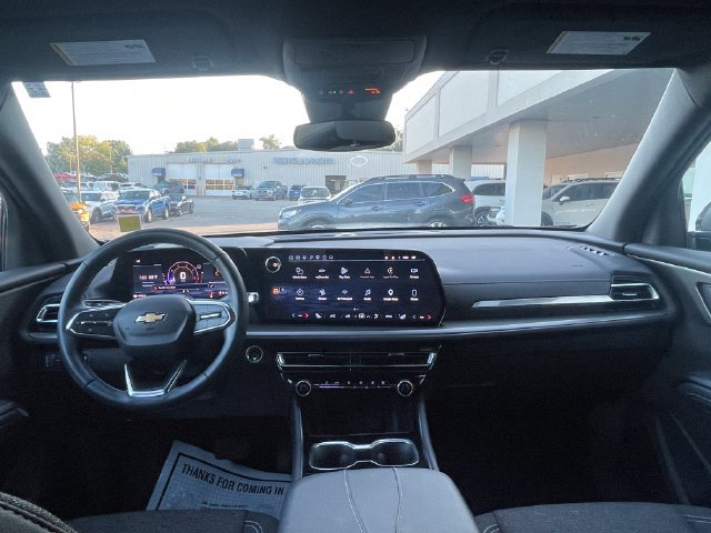 Used 2025 Chevrolet Traverse LT w/ Driver Confidence Package FWD image 13