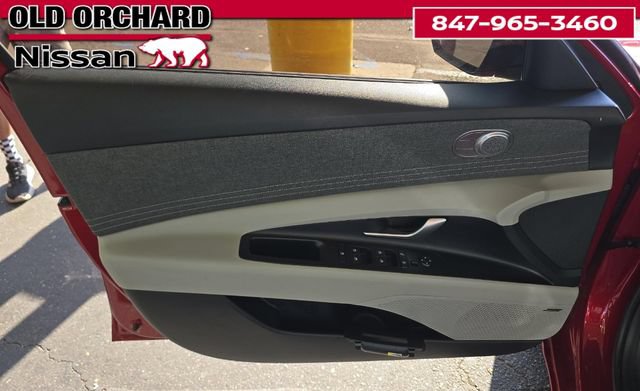 Used 2023 Hyundai Elantra Limited FWD image 9