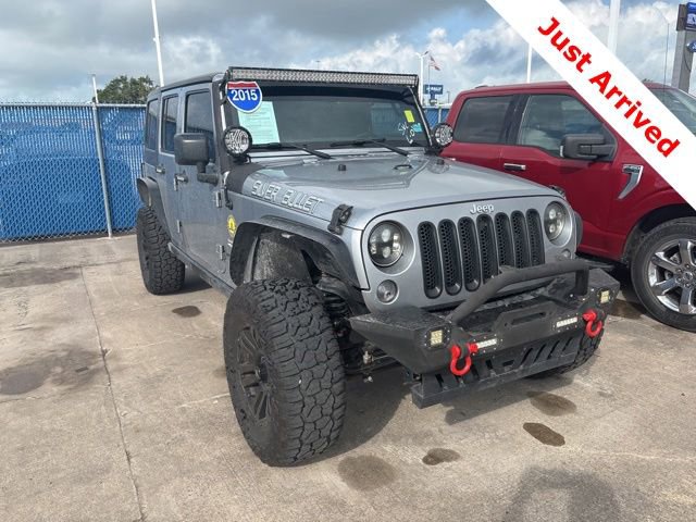 Used 2015 Jeep Wrangler Unlimited Sahara w/ Connectivity Group AWD/4WD image 7