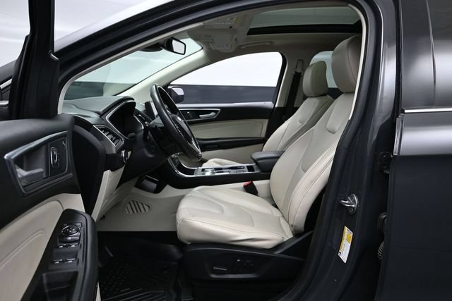 Used 2021 Ford Edge Titanium w/ Equipment Group 301A AWD/4WD image 19