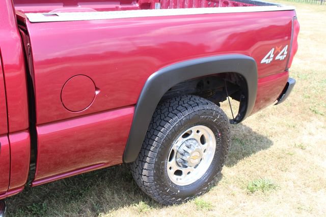 Used 2004 Chevrolet Silverado 2500 LT AWD/4WD image 15