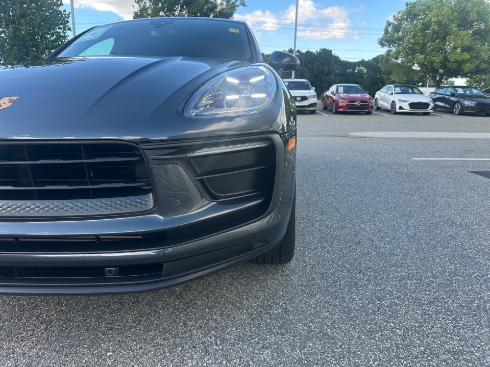 Used 2022 Porsche Macan AWD/4WD image 25