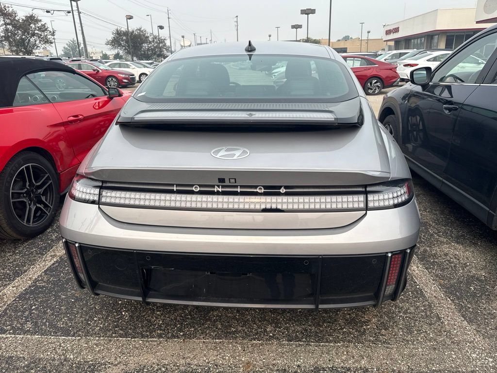 Used 2024 Hyundai Ioniq 6 SE RWD image 3