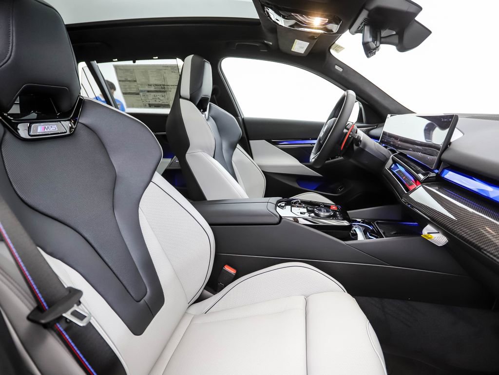 New 2026 BMW M5 Touring w/ Executive Package image 32