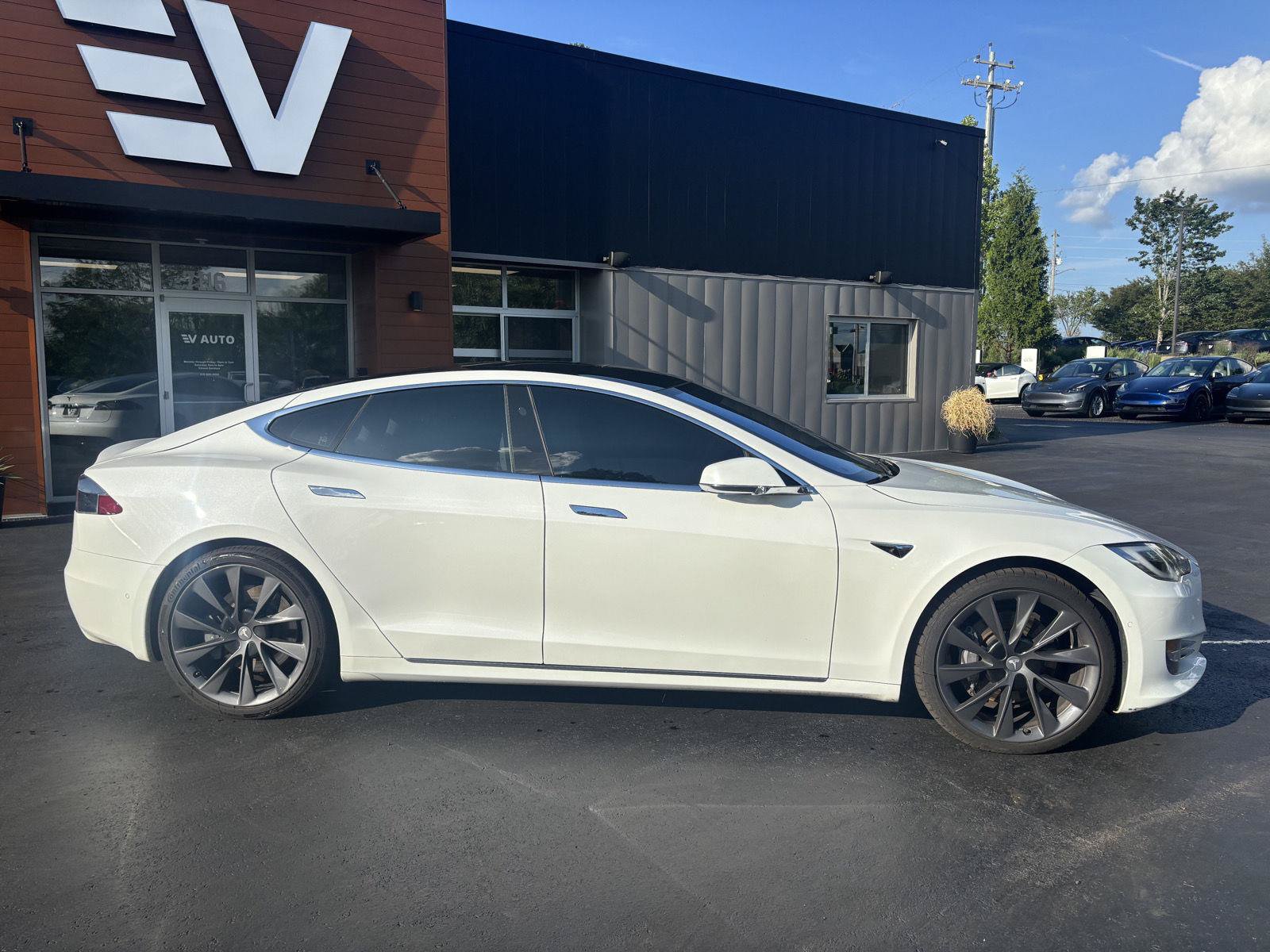 Used 2021 Tesla Model S Long Range AWD/4WD image 2
