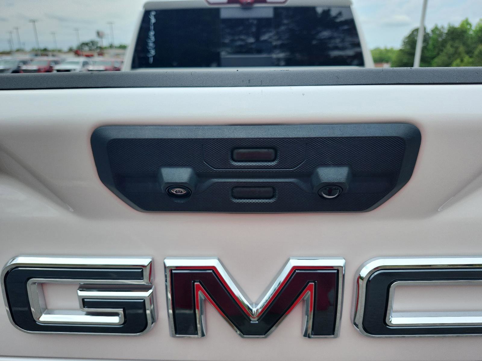 Used 2025 GMC Sierra 2500 Denali Ultimate AWD/4WD image 13