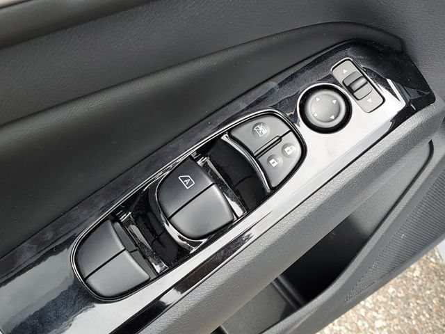 Used 2024 Nissan Altima 2.0 SR FWD image 24
